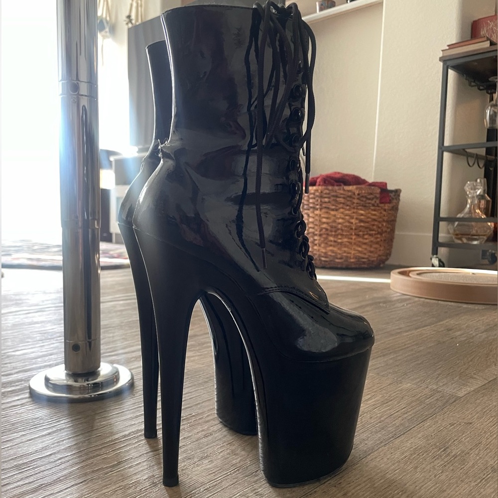 8” Heel Size 7 Black Patent Leather Pleaser Dancer Heels